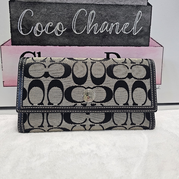 💥EUC Coach Signature Large Checkbook Wallet, Black/Gray, Canvas/Leather, - Picture 1 of 8